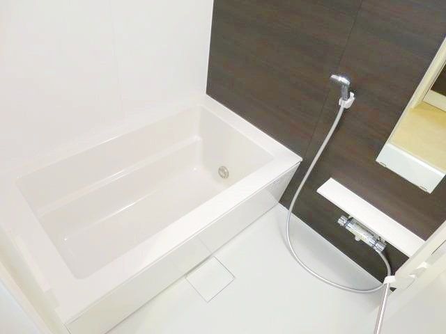 バス・シャワールーム　広くて綺麗なお風呂です