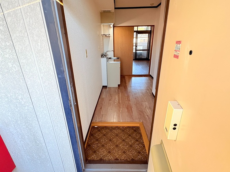 玄関　玄関※他号室参考写真
