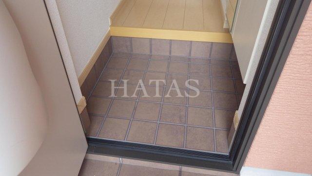 玄関　同物件別部屋です。