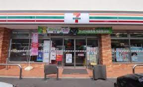 コンビニ　セブンイレブン（コンビニ）まで1230m