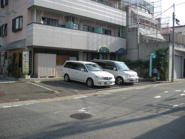 駐車場　白竜荘