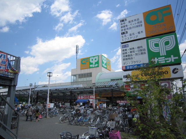 ドラックストア　薬マツモトキヨシ上石神井駅前店（ドラッグストア）まで723m