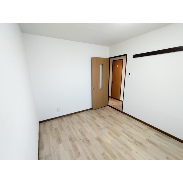 その他部屋・スペース　※同建物角部屋の写真です。実際のお部屋と