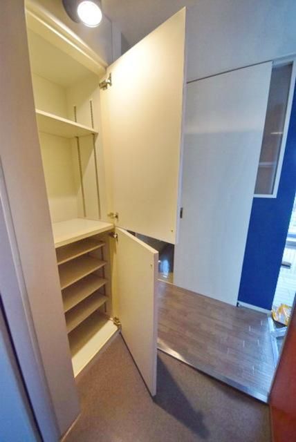 玄関　収納付き玄関