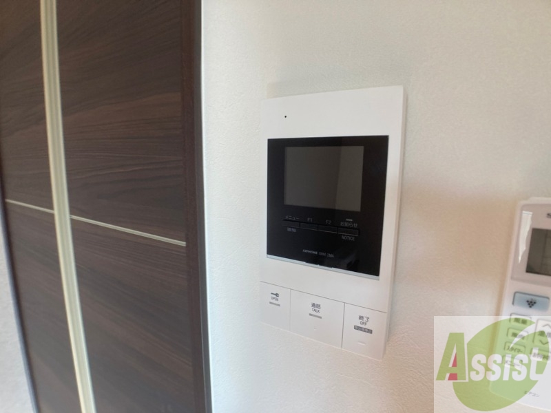 セキュリティ　ＴＶモニター付インターホンです。来客者の顔が見えるので安心！