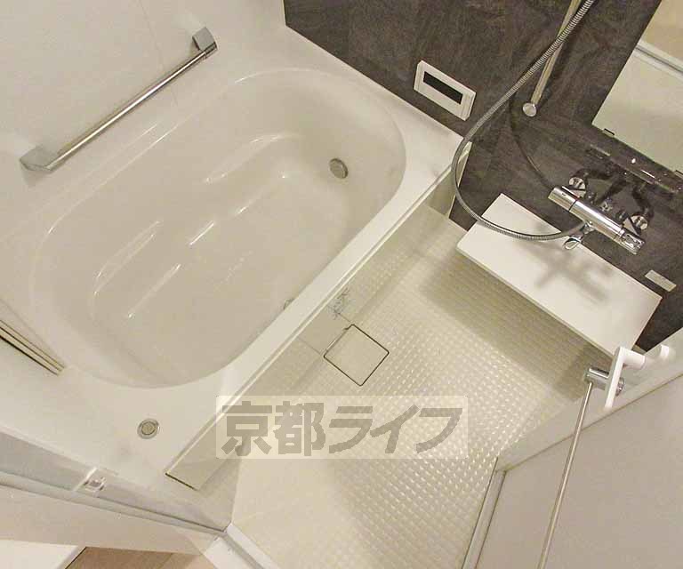 バス・シャワールーム　リラックスできるバスルーム・