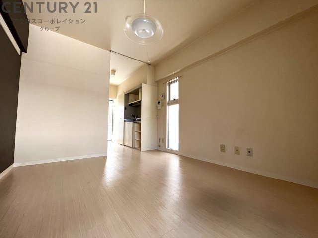 居室・リビング　２面採光のお部屋です♪