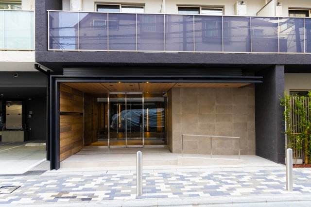 エントランス　ゆとりのあるエントランスです