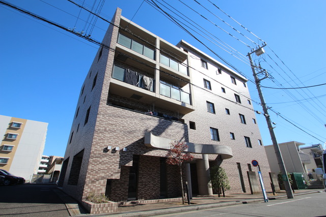 建物外観　丈夫で安心の鉄筋コンクリート造マンションです☆