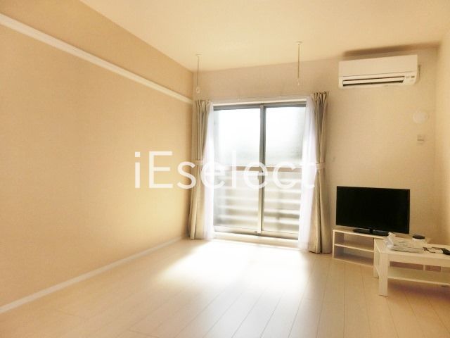 居室・リビング　エアコン完備の快適なお部屋です