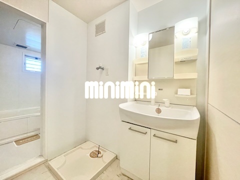 洗面設備　※写真は別部屋のものです。