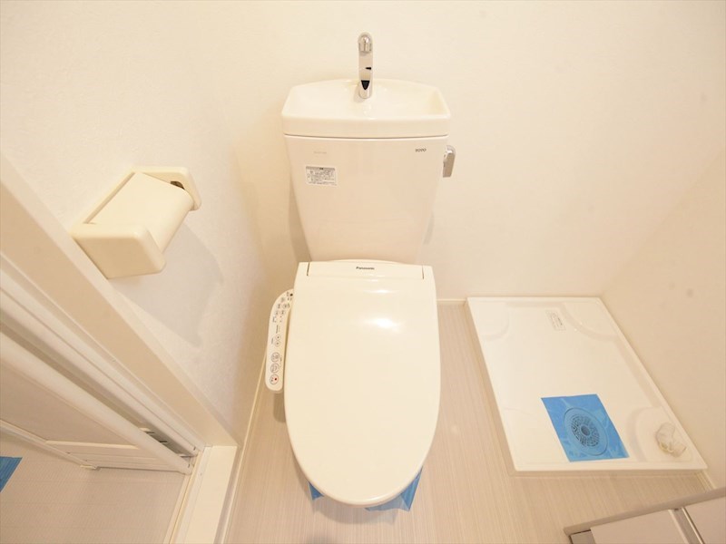 トイレ　温水洗浄暖房便座付トイレ　同仕様写真