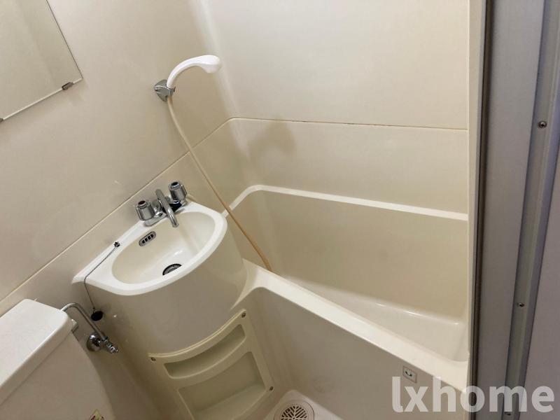 バス・シャワールーム　落ち着いた空間のお風呂です