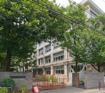 中学校　練馬区立北町中学校（中学校）まで1589m