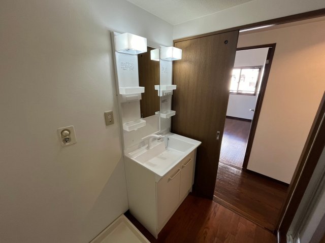 洗面設備　エスポワール金山