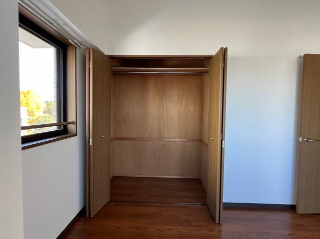 収納　エスポワール金山