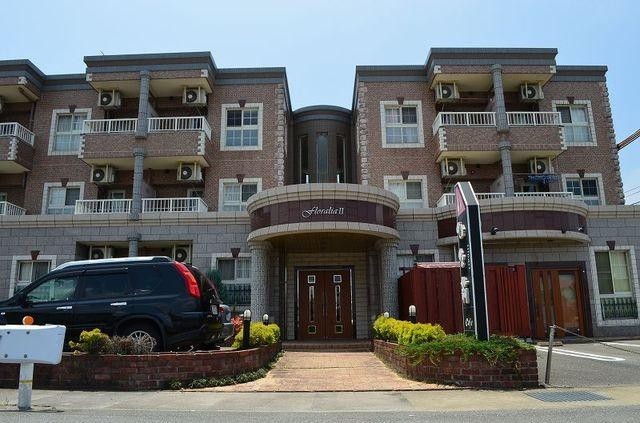 エントランス　建物外観