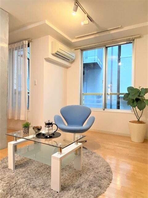 居室・リビング　※別部屋の参考写真です。