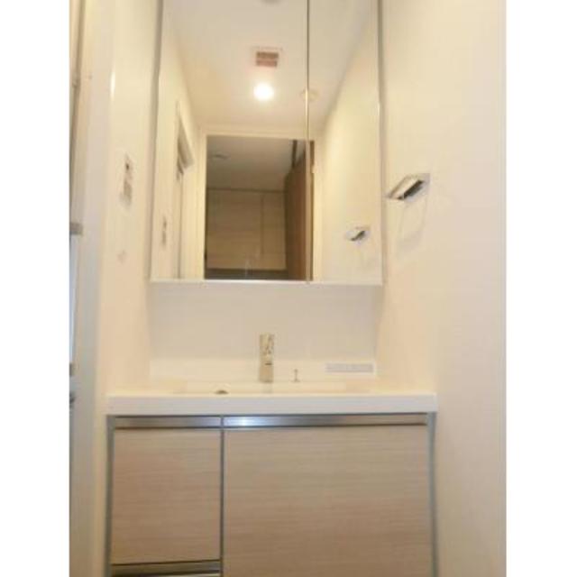 洗面設備　※写真は同タイプ住戸です。