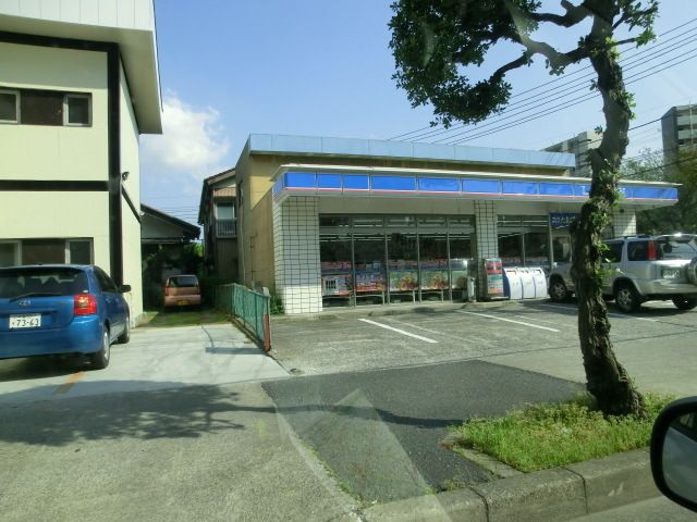 コンビニ　ローソン（コンビニ）まで130m