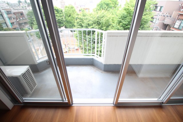 バルコニー　パル駒込303　北区中里2