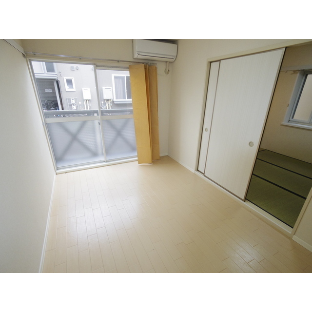 居室・リビング　リノベーション前の写真です