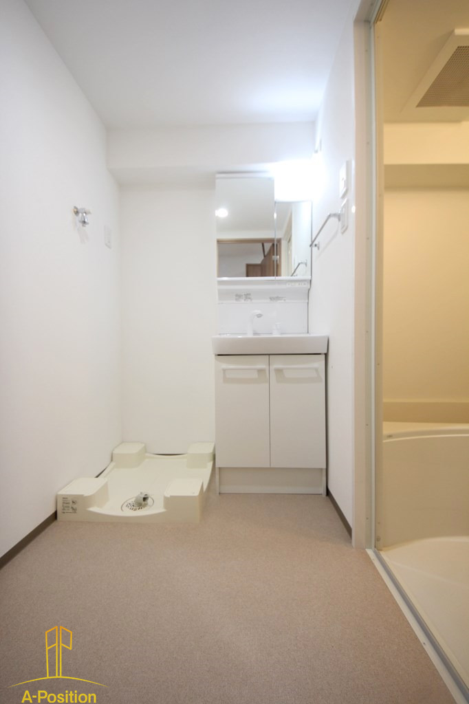 洗面設備　Y&Rino Residence