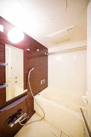 バス・シャワールーム　画像と現状が異なる場合は現状優先となります。