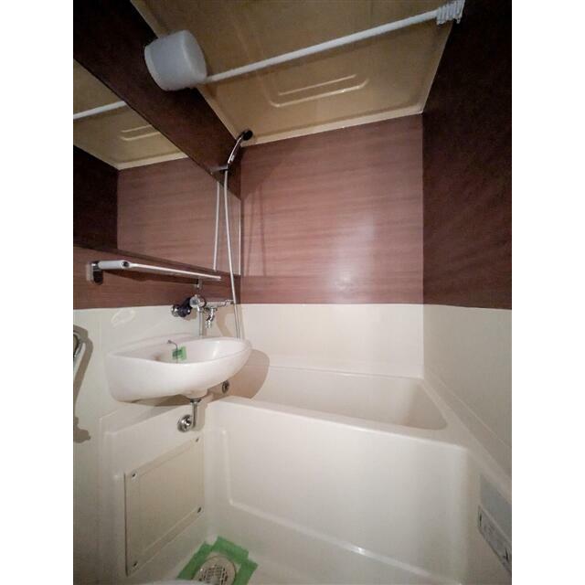 バス・シャワールーム　同物件別部屋