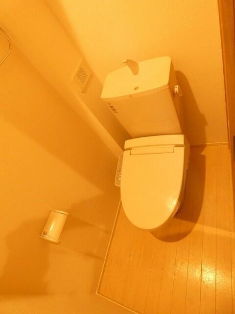 トイレ　清潔感のあるトイレです