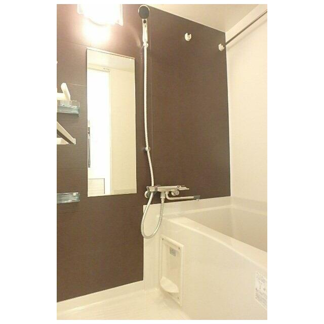 バス・シャワールーム　落ち着いた空間のお風呂です