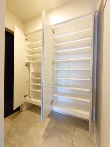 収納　ルフォンプログレ文京湯島 701