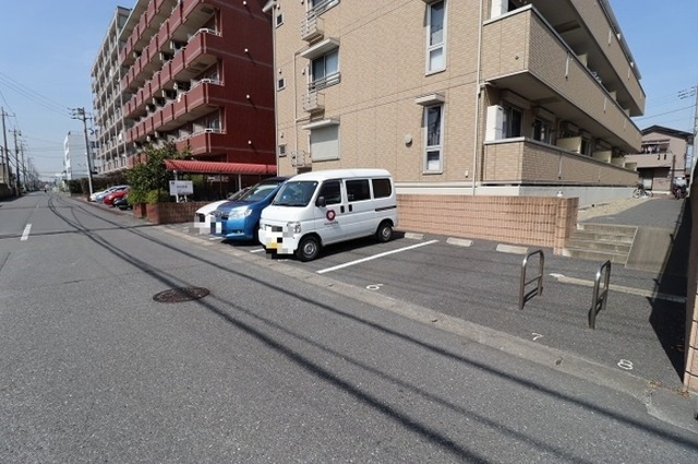 駐車場　駐車場