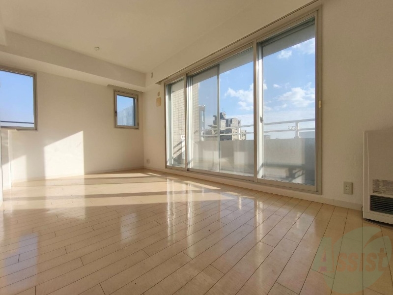 居室・リビング　広くてキレイなお部屋が広がっていて、充実した生活が送れそう。