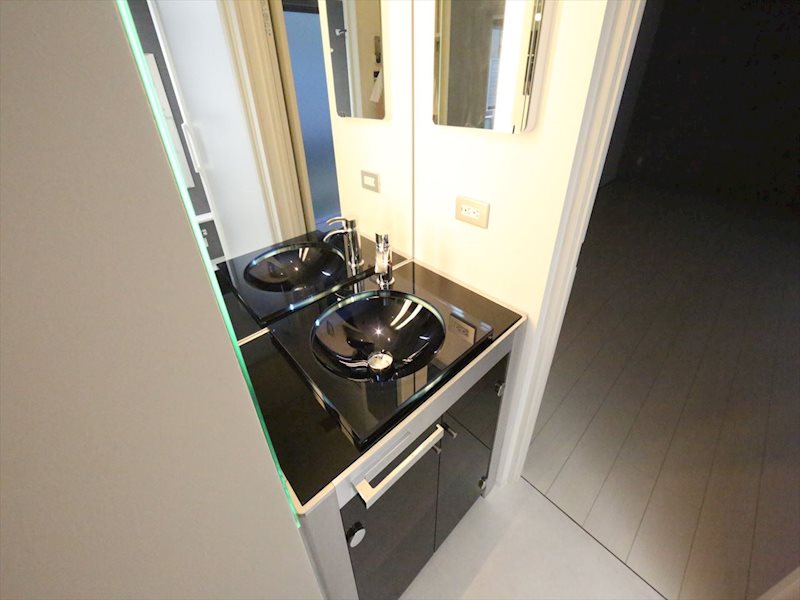 洗面設備　脱衣所　オシャレな独立洗面台