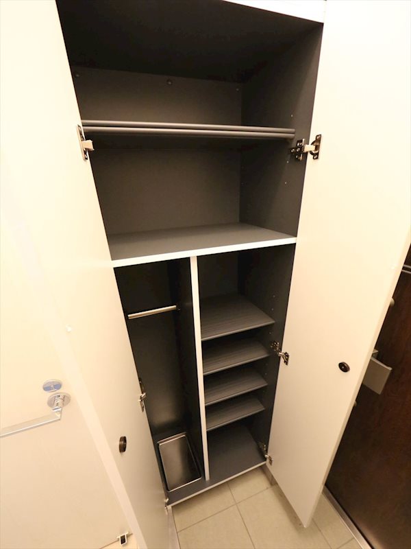 玄関　玄関　シューズボックス