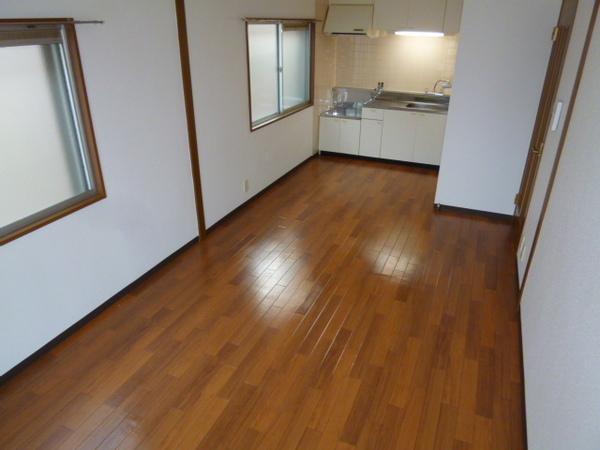 居室・リビング　２面採光・南向きで陽当り良好なお部屋です！