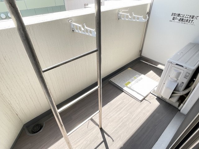 バルコニー　外からの目が気にならないバルコニーで洗濯物が干せます