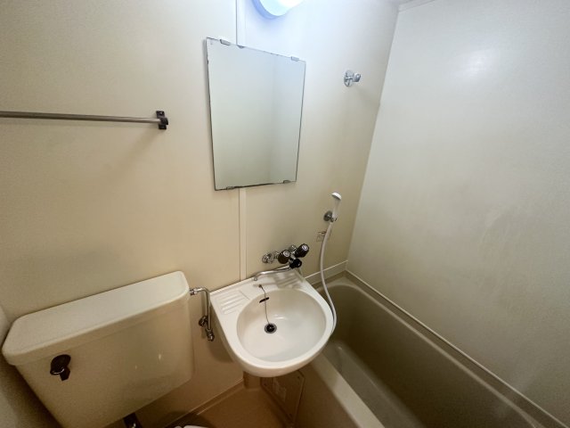 洗面設備　浴室内に洗面台付き！