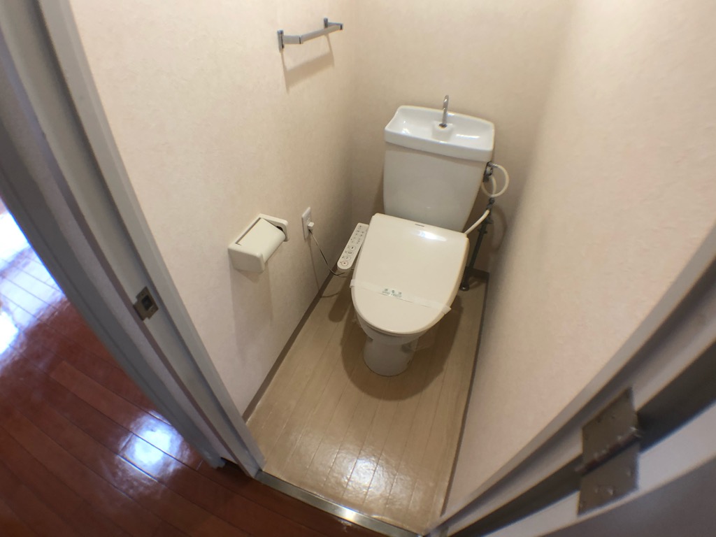 トイレ　シンプルで使いやすいトイレです♪