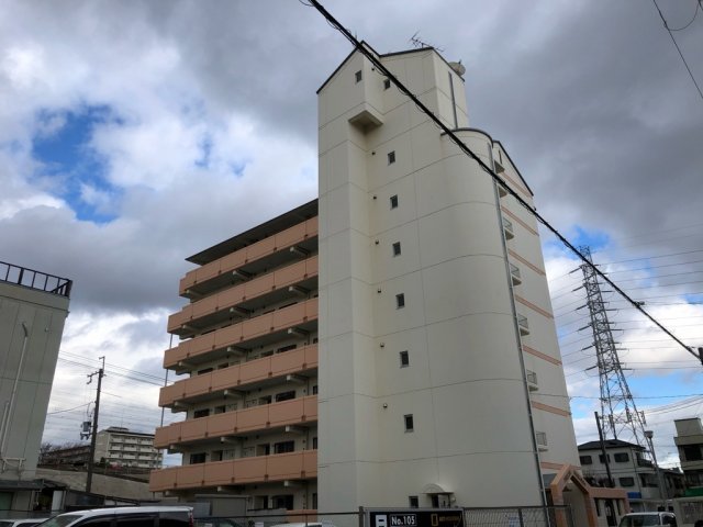 建物外観　敷地内に駐輪場があります♪