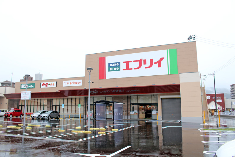 ショッピングセンター　エブリイ楠木モール（ショッピングセンター）まで800m