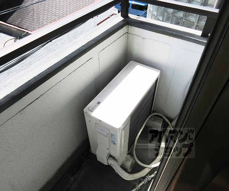 バルコニー　室外機