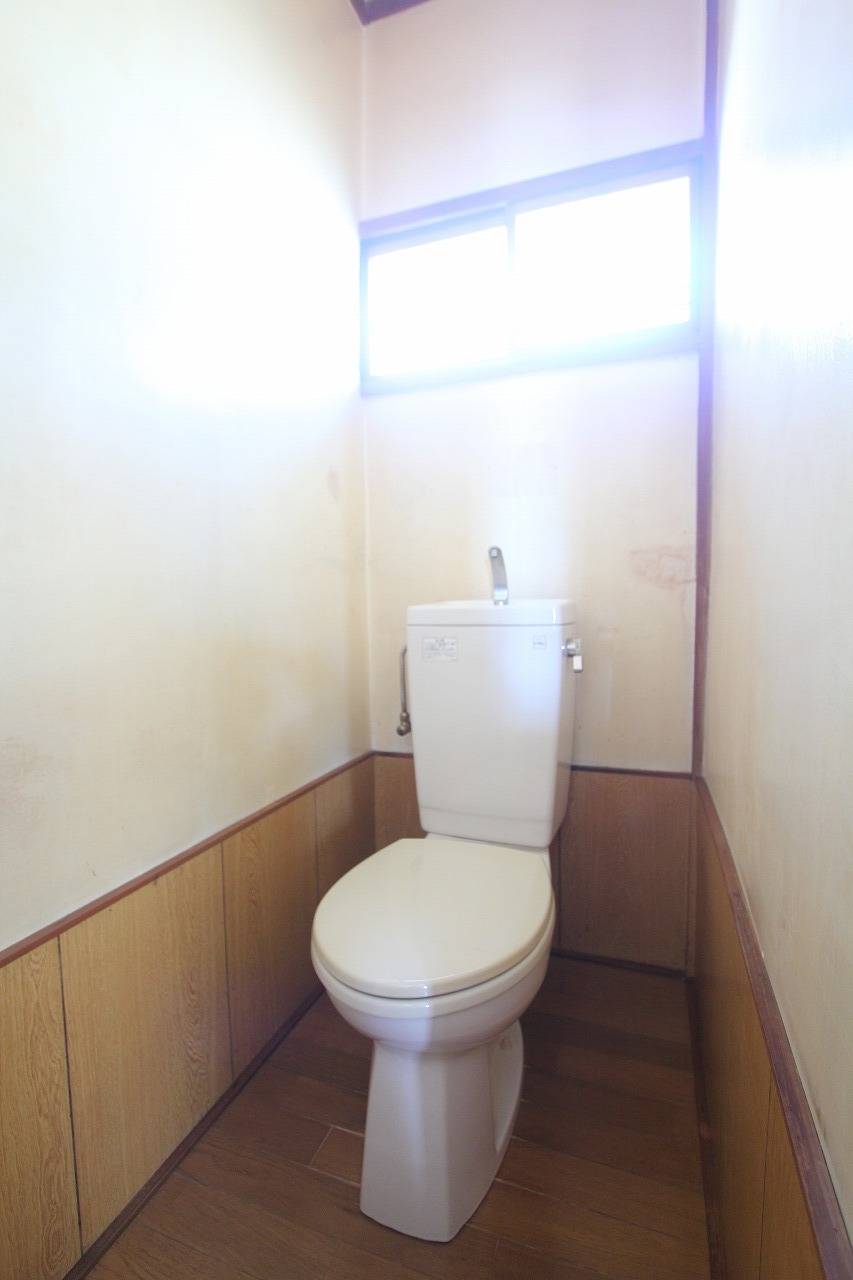 小谷田連棟貸家のトイレ写真