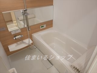 バス・シャワールーム　追い焚き・窓あり