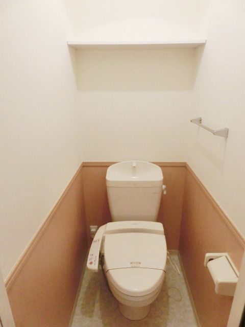 トイレ　温水洗浄便座もございます
