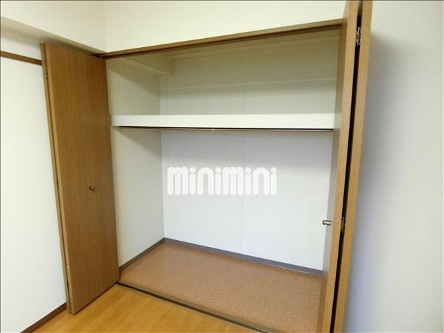 収納　奥行のあるクローゼットでお荷物もすっきり収納。