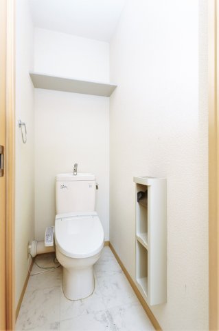 トイレ　参考写真（同物件別部屋）