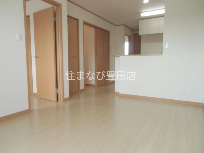居室・リビング　同型別部屋写真