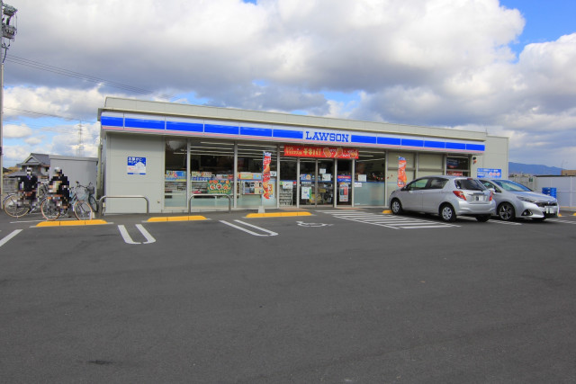 コンビニ　ローソン　松山サンパーク前店（コンビニ）まで471m